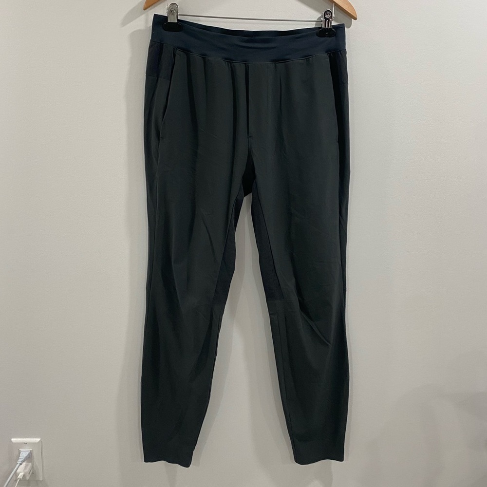 Lululemon In Mind Yoga Pants - Size Large